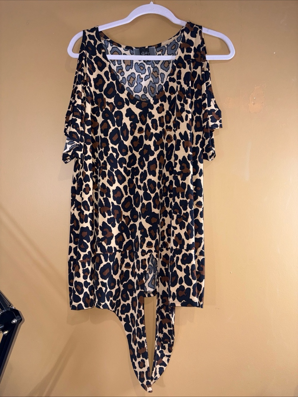 HC856 Slinky Brand Size 1X Womens Multicolor Leopard Print Stretch, Tie In Front